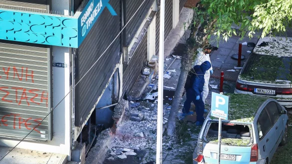 Missgl&uuml;ckter mutma&szlig;licher Geldraub - Bombenexplosion in Thessaloniki - &copy; Giannis Papanikos/AP/dpa