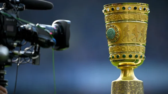 Objekt der Begierde: Im DFB-Pokal stehen die Paarungen f&uuml;r die zweite Runde fest. - &copy; Tom Weller/dpa