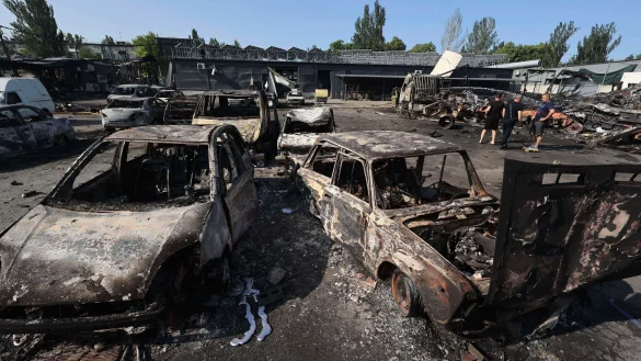 Immer wieder wird auch Saporischschja zum Ziel der russischen Streitkräfte. - © Kateryna Klochko/AP/dpa