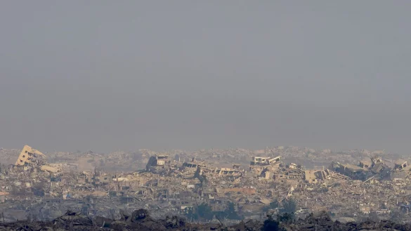 Zerst&ouml;rung, Tr&uuml;mmer und Elend pr&auml;gen rund 22 Monate nach Beginn des verheerenden Gaza-Kriegs das Bild in dem K&uuml;stenstreifen. (Archivbild) - &copy; Ohad Zwigenberg/AP/dpa