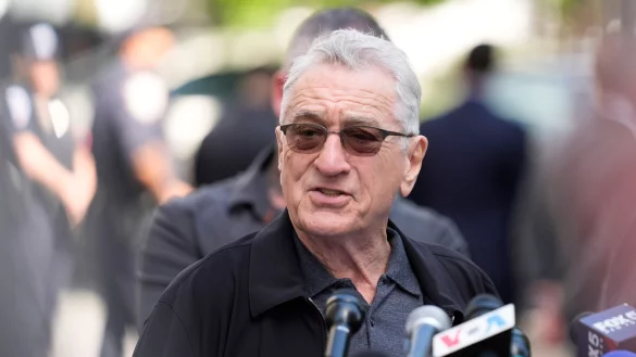 Robert De Niro freut sich auf den Besuch der Filmfestspiele in Cannes. (Archivbild) - © Seth Wenig/AP/dpa