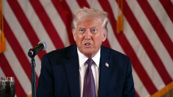 Trump fordert schnell einen endgültigen Deal zum Gaza-Konflikt und reklamiert den Verhandlungserfolg für sich. (Archivbild) - © Evan Vucci/AP/dpa