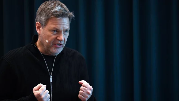 Deutschland muss an seinen Klimaschutzzielen festhalten, fordert Grünen-Politiker Robert Habeck. - © Federico Gambarini/dpa