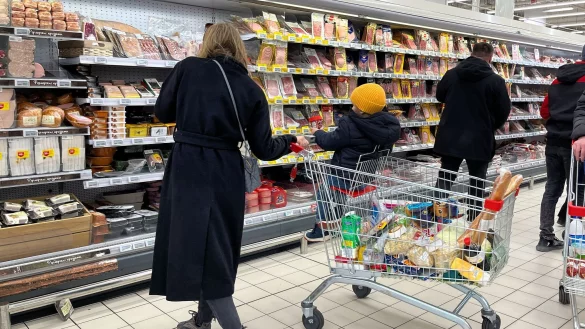 Eine h&ouml;here Mehrwertsteuer macht f&uuml;r russische Verbraucher den Einkauf teurer. (Archivbild) - &copy; dpa