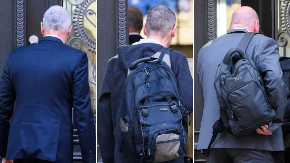 Die Angeklagten im Prozess um den VW-Abgasskandal sehen sich als Bauernopfer. (Archivbild) - © Julian Stratenschulte/dpa