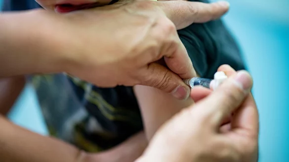 Unicef: Impfungen haben in 50 Jahren 150 Millionen Menschenleben gerettet (Archivibild) - © Fabian Sommer/dpa