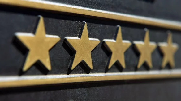 Die Einstufung, wie viele Sterne ein Hotel oder eine Ferienwohnung haben, wird f&uuml;r Touristen immer unwichtiger. (Symbolbild) - &copy; Stefan Sauer/dpa-Zentralbild/dpa