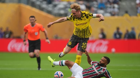 Fluminense Rio de Janeiro war für Borussia Dortmund ein harter Auftaktgegner. - © Seth Wenig/AP/dpa