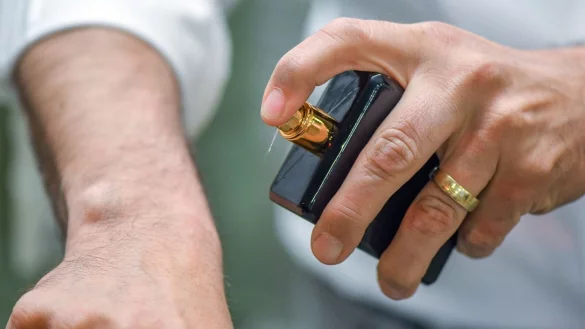 Der Influencer hatte in einem Video sein Parfüm mit dem Namen 295 vorgestellt - dem Paragrafen des Blasphemiegesetzes in Pakistan. (Symbolbild) - © Patrick Pleul/dpa-Zentralbild/dpa