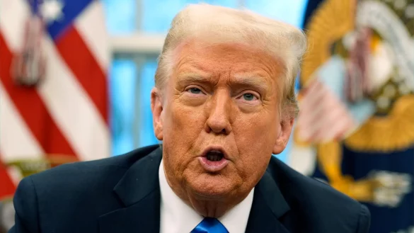 Die Nachrichtenagentur AP beklagt, dass einer ihrer Reporter aus dem Weißen Haus ausgeschlossen worden sei. (Archivbild) - © Alex Brandon/AP/dpa