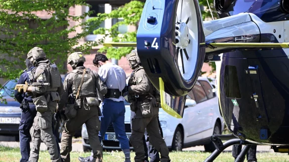 Die Bundesanwaltschaft ließ den Afghanen nach Karlsruhe einfliegen. - © Uli Deck/dpa