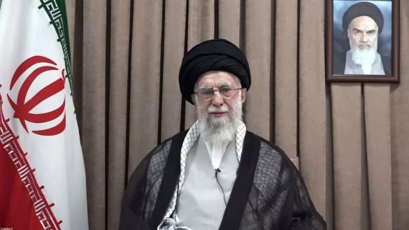 Irans Revolutionsführer Ayatollah Ali Chamenei - © -/Office of the Iranian Supreme Leader via AP/dpa