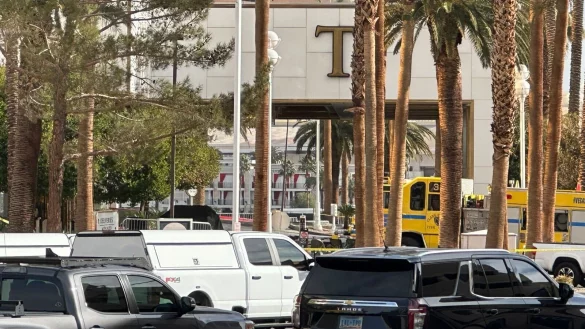 Vor dem Trump International Hotel in Las Vegas. - © Ty ONeil/AP/dpa