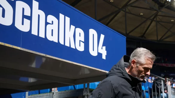 Bleibt van Wonderen Schalke-Trainer? - © Bernd Thissen/dpa