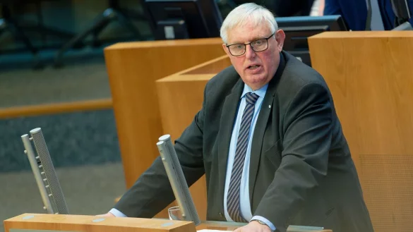 NRW-Gesundheitsminister Karl-Josef Laumann (CDU) fordert mehr Mut zu Veränderungen in der Politik. (Foto-Archiv) - © Henning Kaiser/dpa