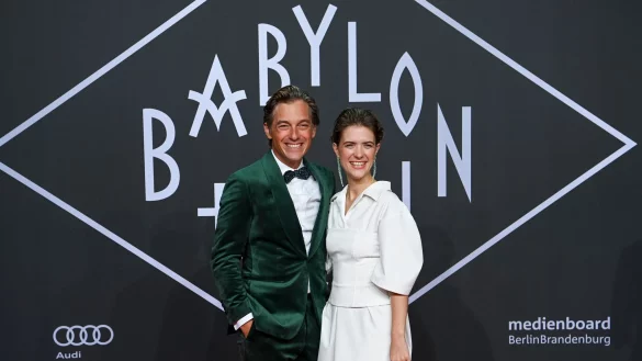 «Babylon Berlin» wird weitergedreht - dafür werden jetzt Statisten gesucht (Archivbild). - © Jens Kalaene/dpa