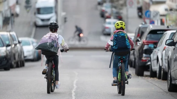 Die Zahl der Unf&auml;lle auf dem Schulweg ist gestiegen. (Archiv) - &copy; Marijan Murat/dpa