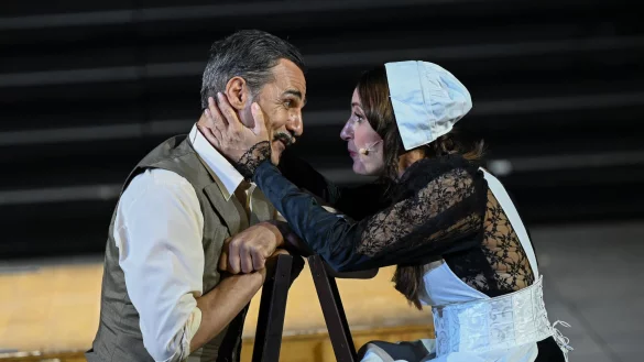 Viel Emotionen gibt es in den Bad Hersfelder «Sommernachtsträumen». (Foto Produktion) - © Uwe Zucchi/dpa