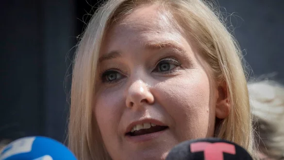 Virginia Giuffre behauptete, von Prinz Andrew als Minderjährige sexuell missbraucht worden zu sein. Bei einer Zivilklage in den USA einigte sie sich mit dem Royal auf einen Vergleich. (Archivbild) - © Bebeto Matthews/AP/dpa