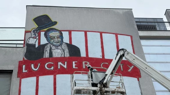 Richard Lugner in seinem Ball-Outfit. - &copy; Matthias R&ouml;der/dpa