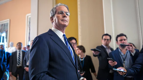 US-Finanzminister Scott Bessent trifft sich nächste Woche mit seinem chinesischen Amtskollegen in Stockholm. (Archivbild) - © J. Scott Applewhite/AP/dpa