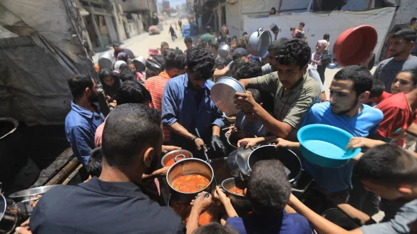 Mehrere Gemeinden in Gaza haben wegen ausbleibender Treibstoffversorgung die Einstellung kommunaler Dienstleistungen angekündigt. (Archivbild) - © Omar Ashtawy/APA Images via ZUMA Press Wire/dpa