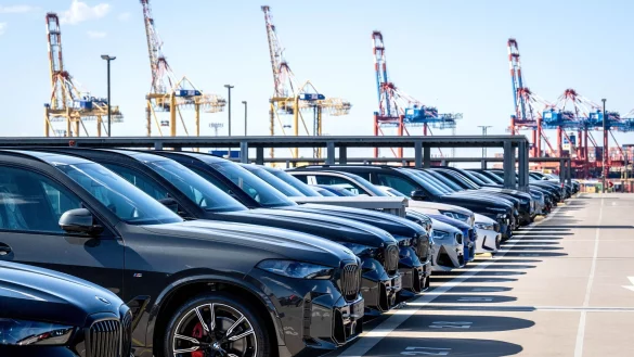 Hinter den deutschen Premium-Autobauern liegen harte Monate - auch wegen der US-Z&ouml;lle. (Symbolbild) - &copy; Sina Schuldt/dpa