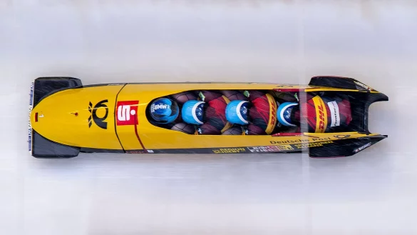 Francesco Friedrich kam im Viererbob beim Weltcup in Winterberg auf Rang zwei. - © David Inderlied/dpa
