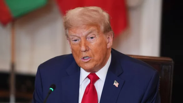 «Wir werden es uns ansehen müssen» - sagt Trump zum Wunsch der Ukraine nach einem weiteren Patriot-Luftabwehrsystem. - © Evan Vucci/AP/dpa