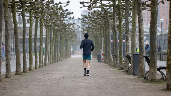 Ruhiges Winterwetter ohne Kapriolen hat die Lage am Samstag in NRW bestimmt. - &copy; Thomas Banneyer/dpa