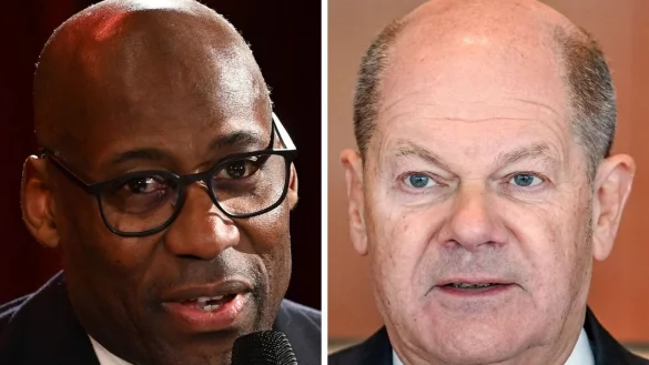 Kanzler Olaf Scholz nennt Berlins Kultursenator Joe Chialo auf einer Party einen Hofnarren. (Archivfoto) - © Soeren Stache; Kay Nietfeld/dpa