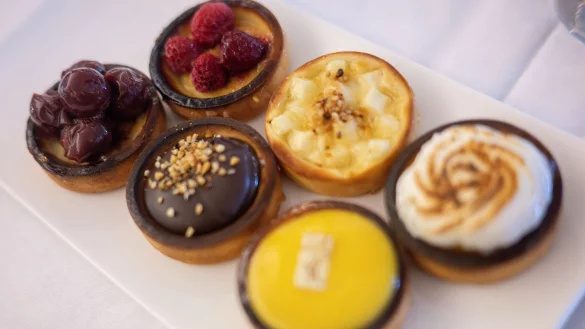 Forscher am Max-Planck-Institut für Stoffwechselforschung in Köln haben herausgefunden, dass die Lust auf Süßes nach einem sättigenden Essen im Gehirn verankert ist. - © Sebastian Gollnow/dpa