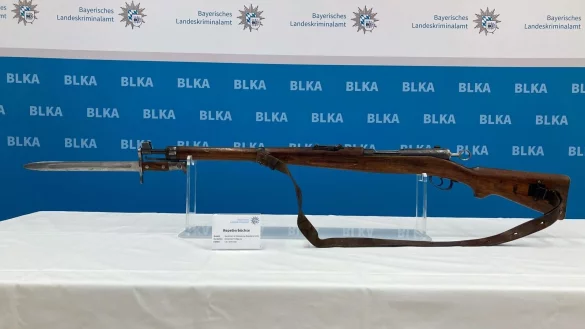 Mit dieser Waffe schoss der Täter in München. - © Frederick Mersi/dpa