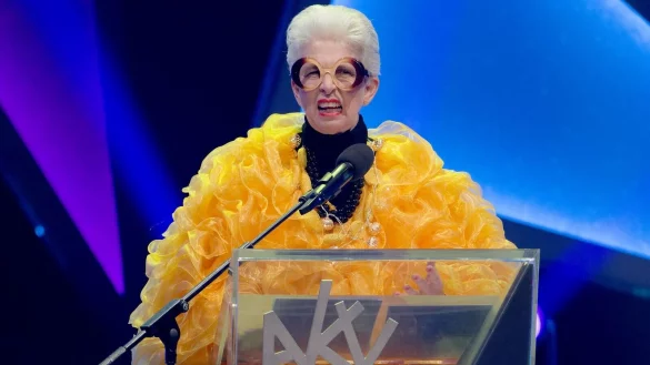 Bei der Karnevalssitzung des Aachener Ordens wider den tierischen Ernst sind mit Blick auf die Auseinandersetzung im Wahlkampf ernste T&ouml;ne laut geworden. - &copy; Henning Kaiser/dpa