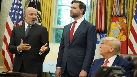 US-Präsident Donald Trump hat den Handelspakt mit Großbritannien als Erfolg seiner Zollpolitik angepriesen. - © Evan Vucci/AP/dpa