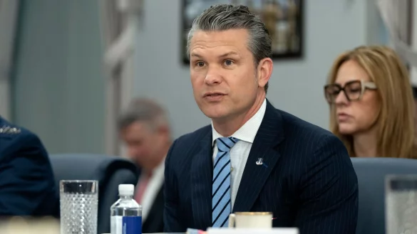 20 Prozent des Spitzenpersonals im Pentagon soll entlassen werden - © Mark Schiefelbein/AP/dpa