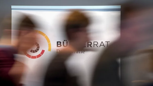 In Nordrhein-Westfalen soll ein B&uuml;rgerrat zu mehr Vertrauen in die Politik beitragen. - &copy; Hendrik Schmidt/dpa-Zentralbild/dpa