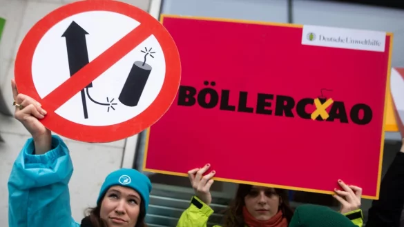 Mehr als 1,9 Millionen Menschen haben die beiden Petitionen unterschrieben. - © Sebastian Christoph Gollnow/dpa