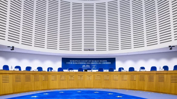 Alle Mitgliedsstaaten der Europäischen Menschenrechtskonvention müssen sich an die Urteile des EGMR halten. (Archivbild) - © Jean-Christophe Bott/Keystone/dpa