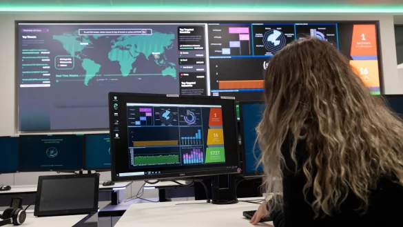 Im neuen Cybersicherheitszentrum der Esa k&ouml;nnen Cyberangriffe ausgemacht werden. - &copy; Boris Roessler/dpa