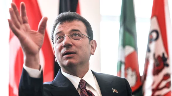 Opposition und Kritiker werfen der Regierung vor, den Oppositionspolitiker Imamoglu durch die Verfahren gegen ihn kaltstellen zu wollen. (Archivbild) - © Oliver Berg/dpa