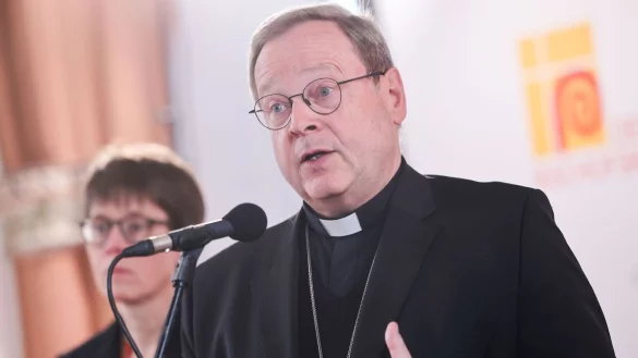 Der Vorsitzende der Deutschen Bischofskonferenz, Georg B&auml;tzing, sieht die Bedrohung der Christen in L&auml;ndern des Nahen Ostens mit Sorge. - &copy; Oliver Berg/dpa