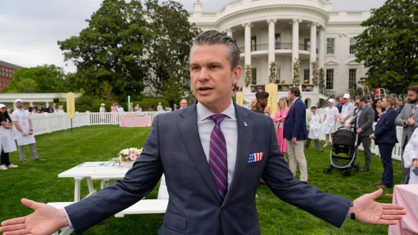 Pete Hegseth sieht sich neuen Vorwürfen ausgesetzt. (Archivbild) - © Alex Brandon/AP/dpa