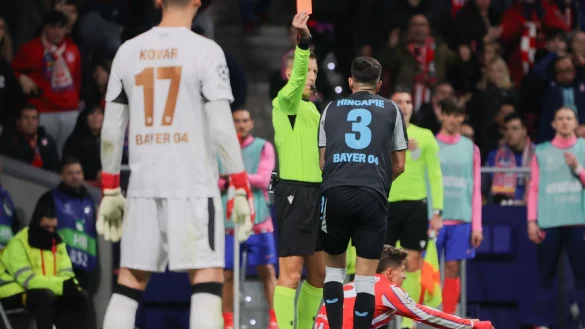 Rot für Hincapie. - © Canales Carvajal/dpa