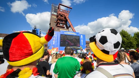 Die Fu&szlig;ball-EM 2024 in Deutschland hat nicht nur Spa&szlig; mit sich gebracht - sondern auch enorme Kosten. (Symbolbild) - &copy; Julian Stratenschulte/dpa