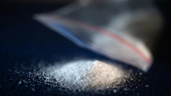 Sogenannte Forschungschemikalien bereiten vielen Behörden Sorgen. (Symbolbild) - © Marijan Murat/dpa