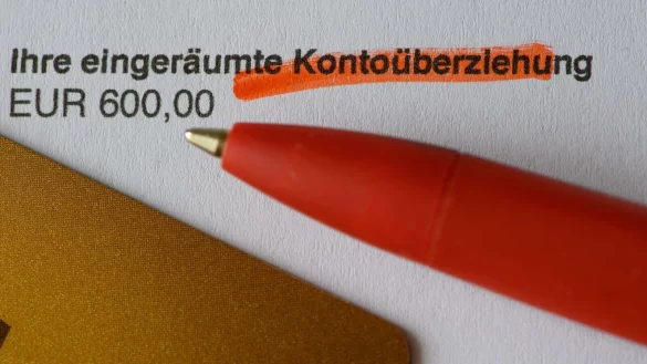 Die Frage einer Deckelung von Dispo-Zinsen wird in dem Entwurf nicht thematisiert. (Symbolbild) - &copy; Robert Michael/dpa-Zentralbild/dpa