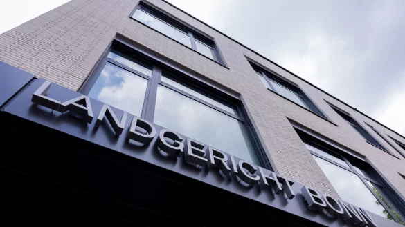 Das Gerichtsgebäude des Landgerichts Bonn in der Außenstelle Siegburg, wo das Urteil gegen Kai-Uwe Steck verkündet wurde. (Symbolbild) - © Rolf Vennenbernd/dpa