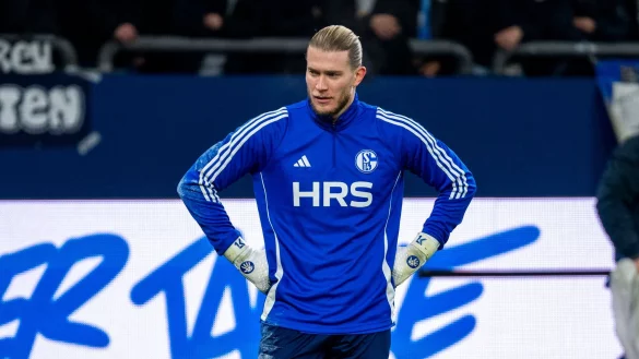 Schalkes Torwart Loris Karius gibt sein Debüt für den Zweitligisten. - © David Inderlied/dpa