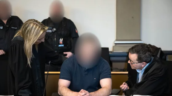 Der angeklagte Soldat räumte die Mordserie vor Gericht ein. - © Sina Schuldt/dpa